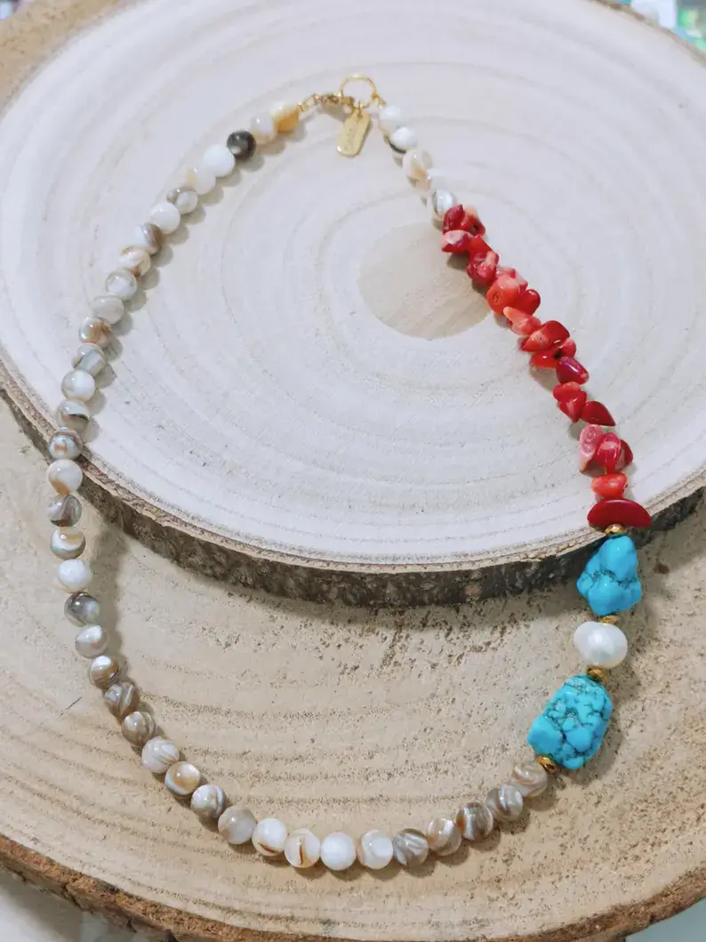 Neutral shell necklace