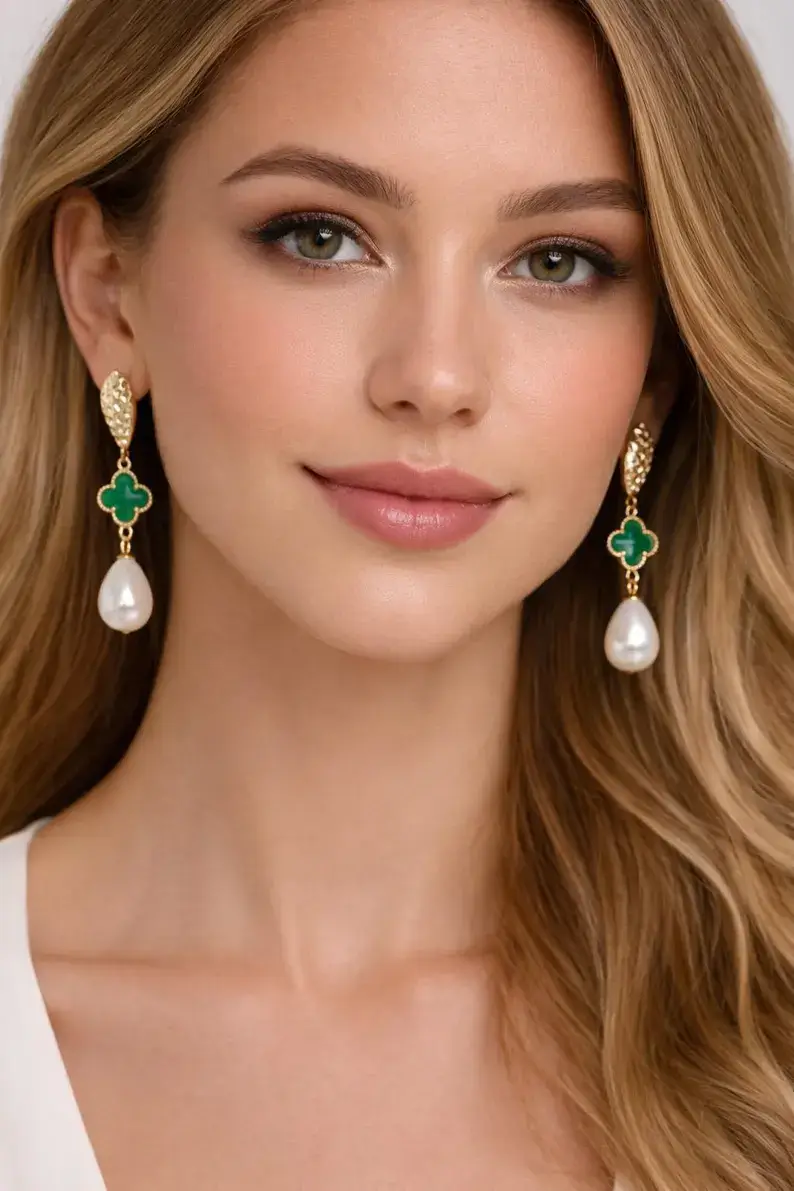 Green clover pearl drops